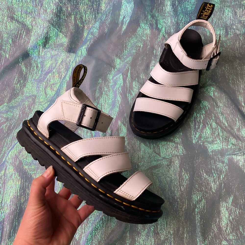 ✨White Dr. Marten Sandals size US 5✨